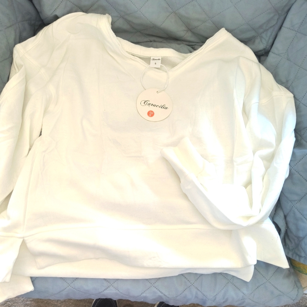 Caracilia Women's White Sweatshirt